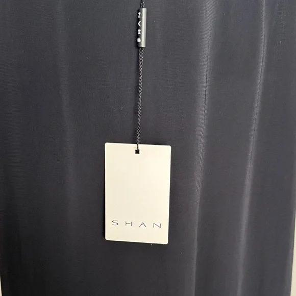 SHAN Elegant Black Garment - Picture 1 of 4